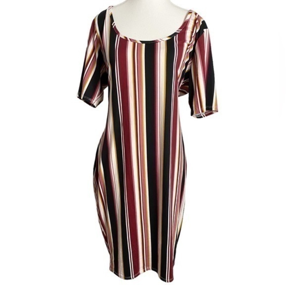 Love Chesley Striped BodyCon Short Sleeve Midi Dress